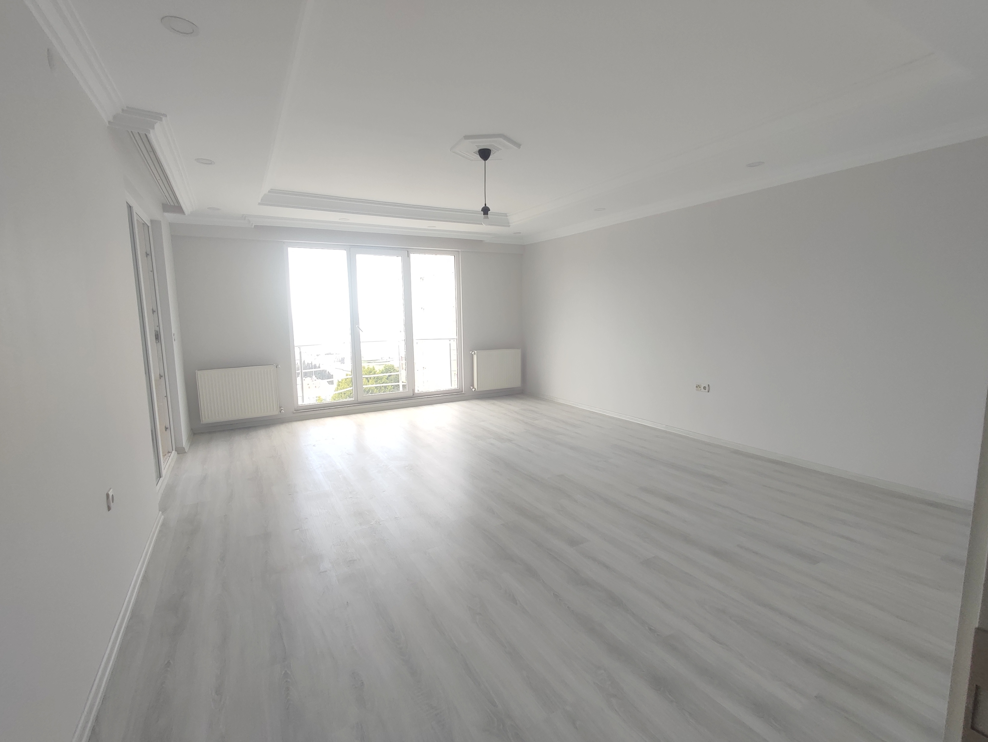 MABEL'DEN ÜNİVERSİTE MAH.GENİŞ FERAH DENİZ MANZARALI KİRALIK